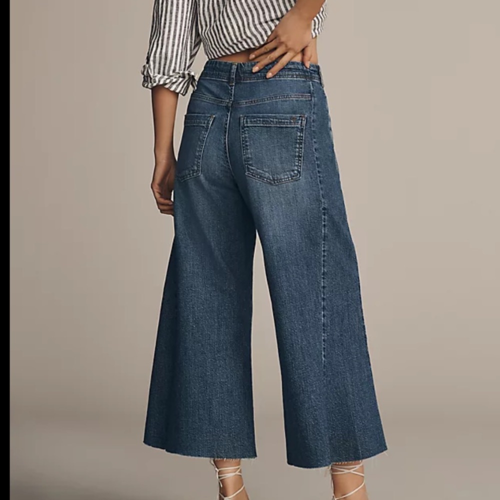 The Adi Crop Mid-Rise Flare 
Jeans by Pilcro
NWOT
COLOR- Seaform
SOLDOUT - Picture 2 of 9